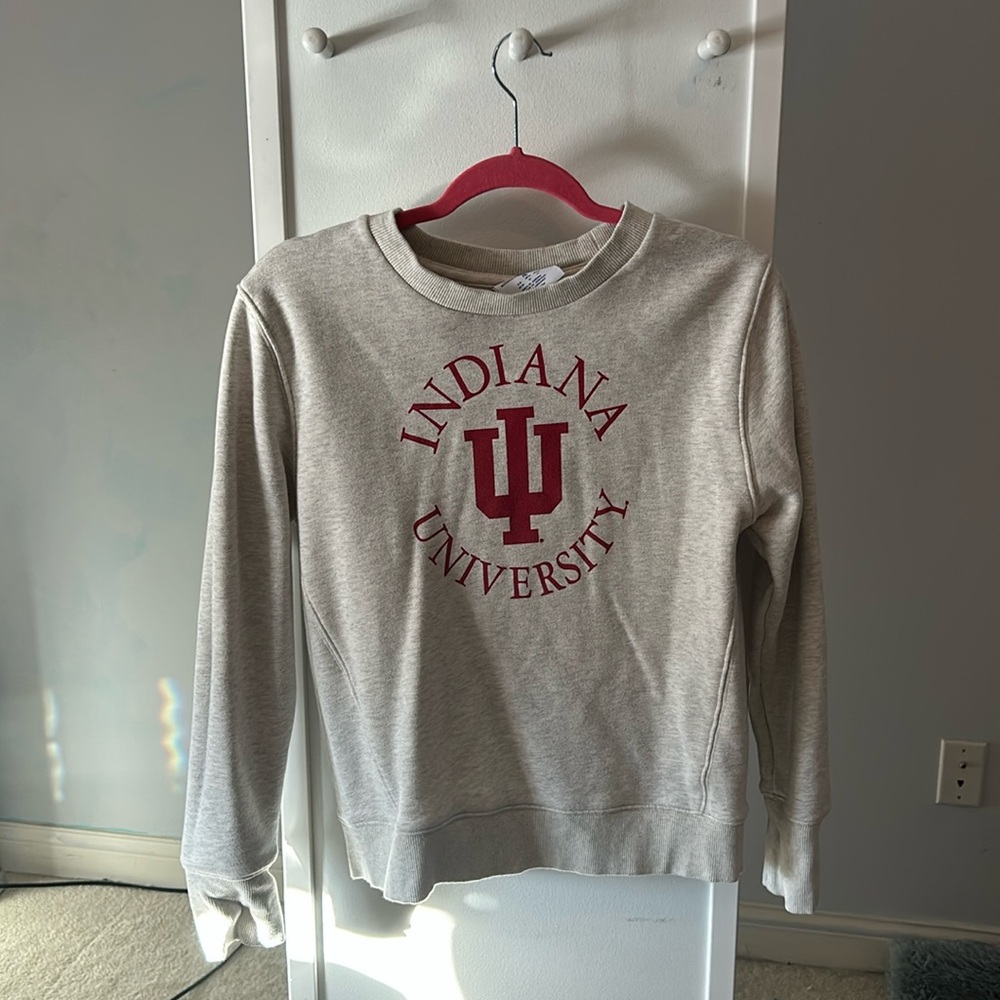 Unisex Medium IU Sweatshirt 🔴⚪️